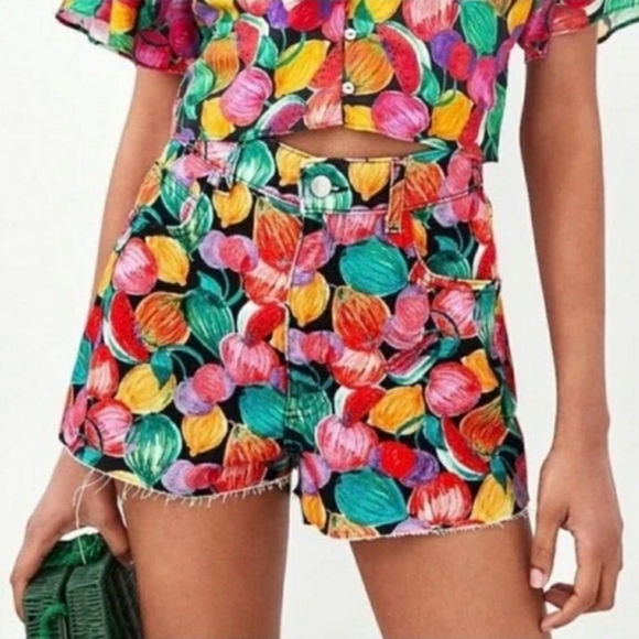 Zara Pants - Zara High Rise Denim Shorts Festival Colorful Fruit Print Raw Hem Size 4